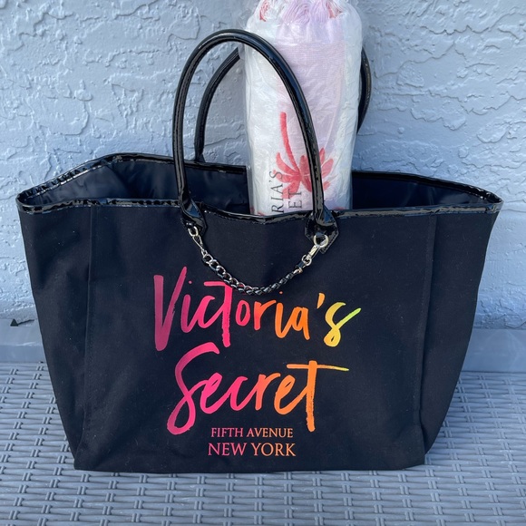 Victoria's Secret Black and Pink Tote with Towel - Picture 2 of 3